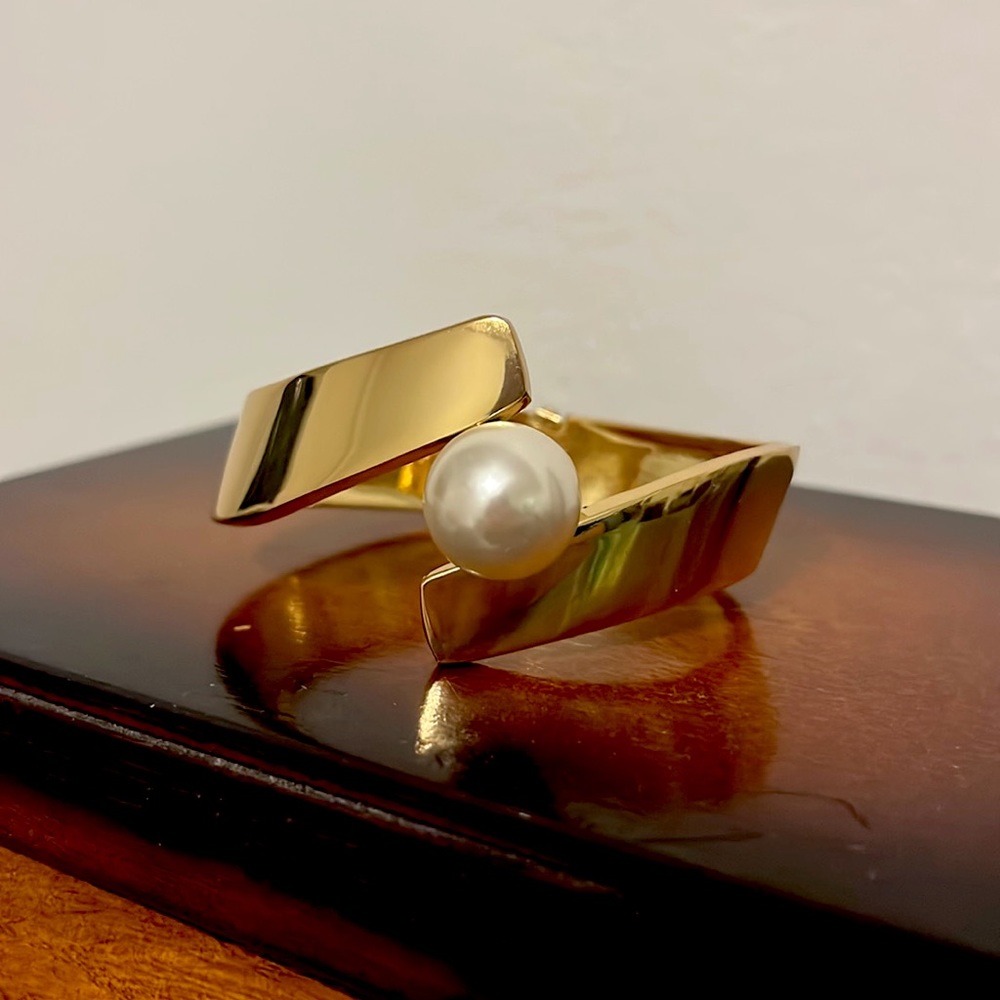 Gold and Perl statement bracelet